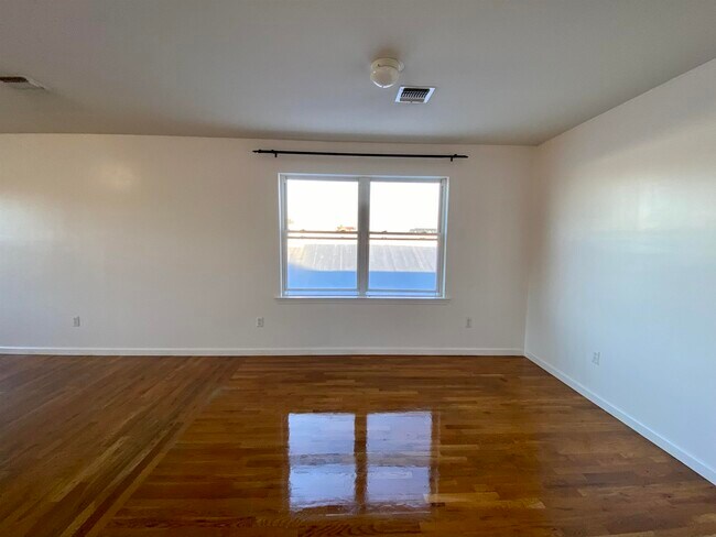 Foto del edificio - 68 W 22ND St