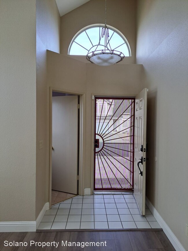 Building Photo - 3 br, 2.5 bath House - 340 Ridgecrest Cir
