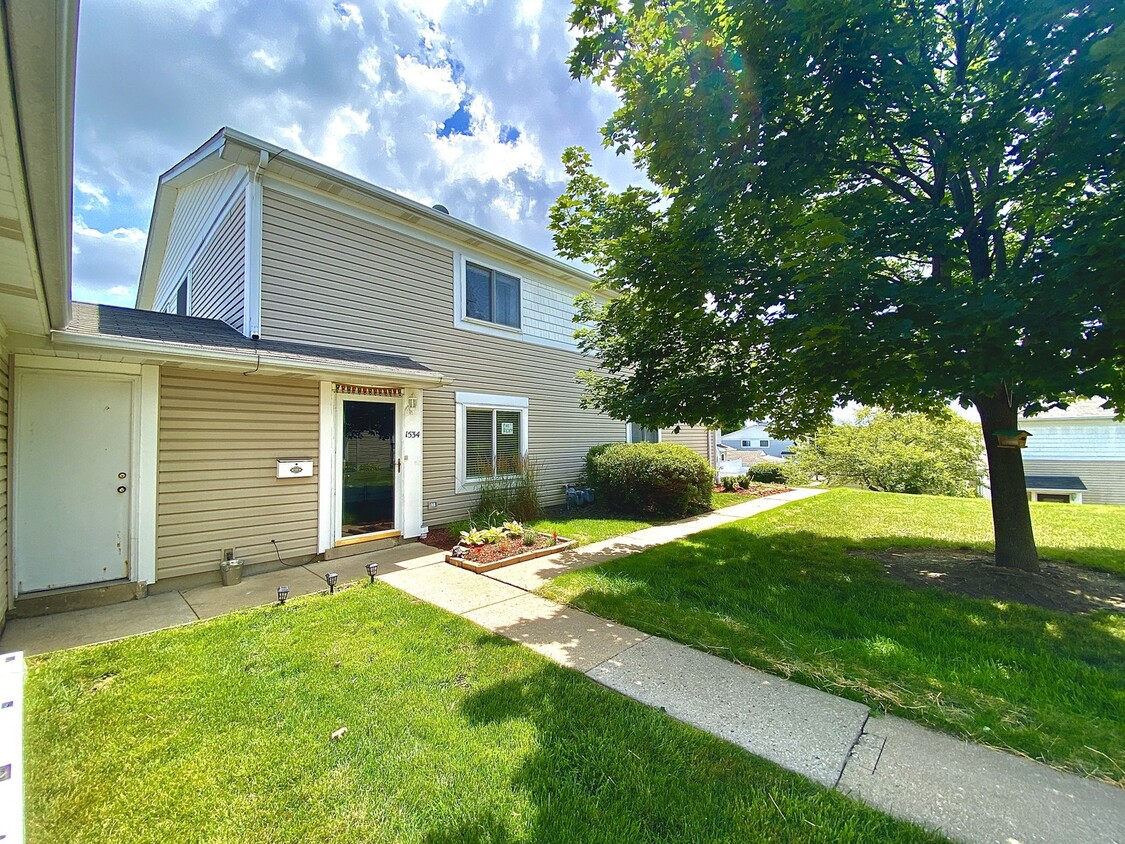 Primary Photo - 1534 Cornell Cir