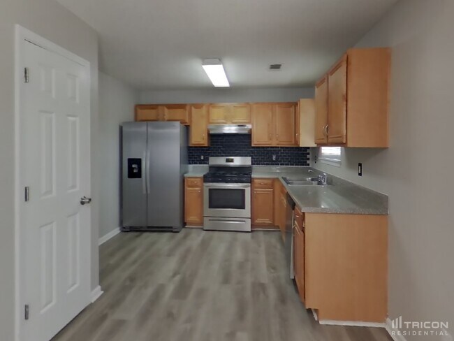 Building Photo - 2075 Mulberry Ln