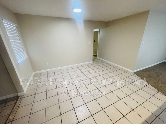 Building Photo - 2315 Caravelle St