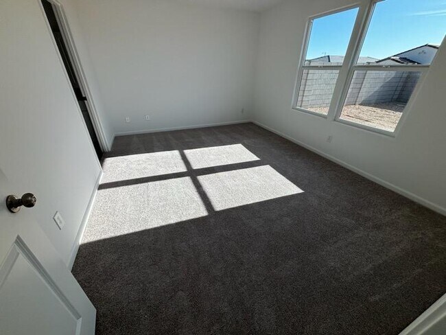 Building Photo - 24581 W Cocopah St