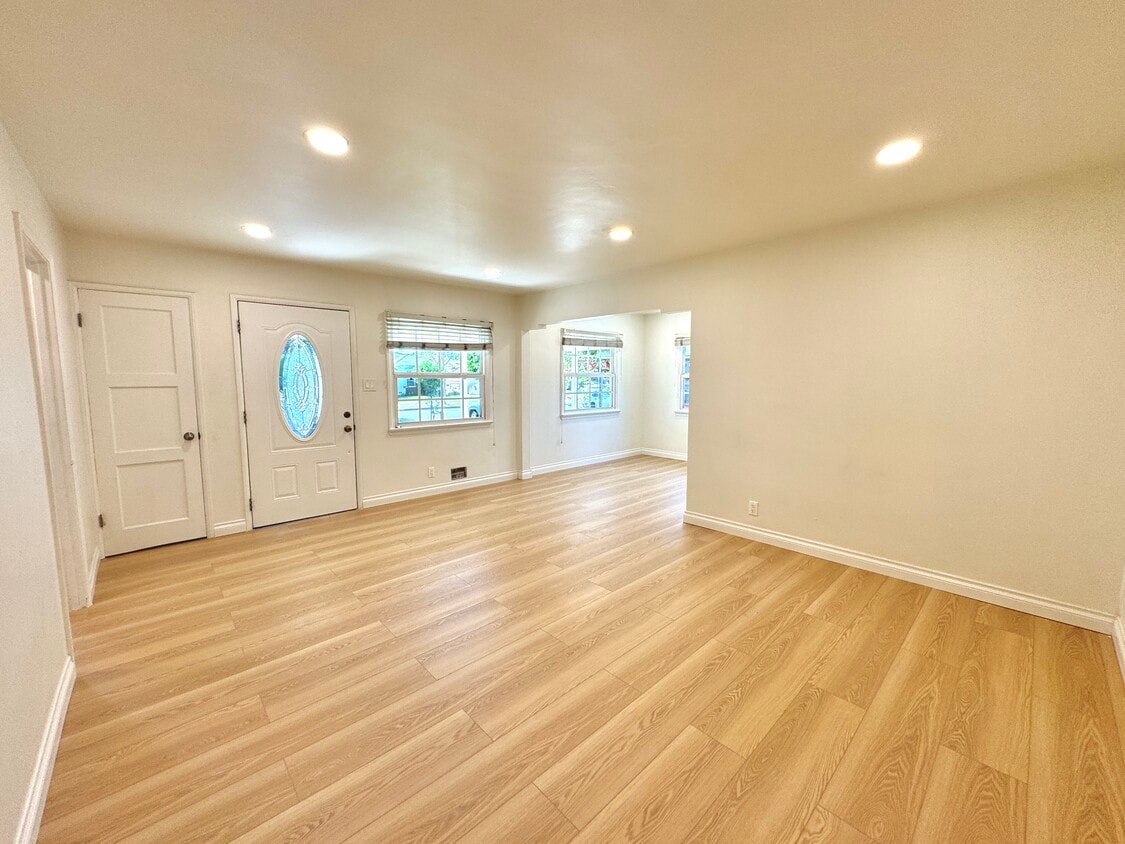 living room - 11720 Utah Ave