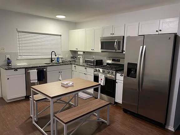 Foto del edificio - 9283 Five Palms Dr