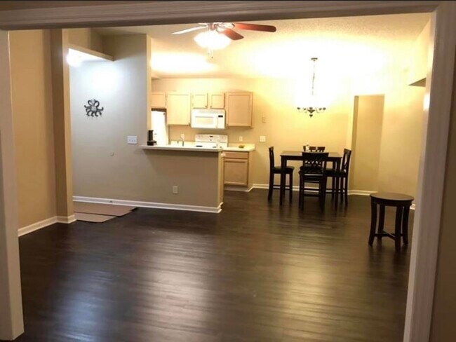 Foto del edificio - 8642 South Bridge Dr