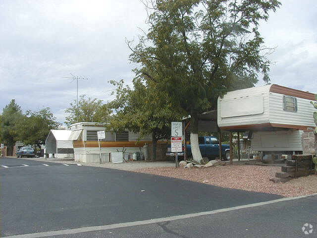 Foto del edificio - Curtis Road Mobile Home Park