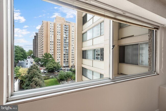 Building Photo - 4515 Willard Ave
