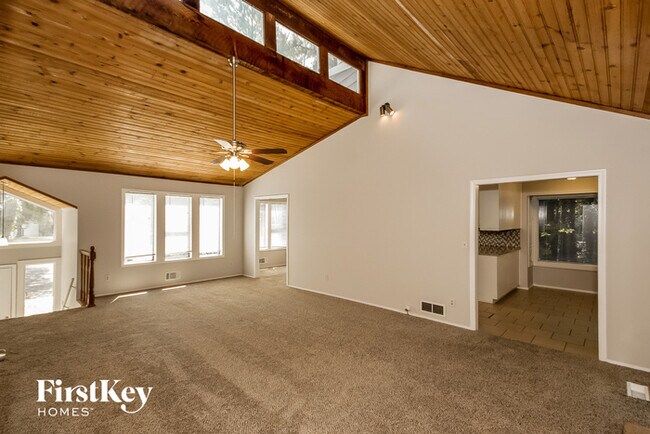 Building Photo - 4067 Ayers Dr