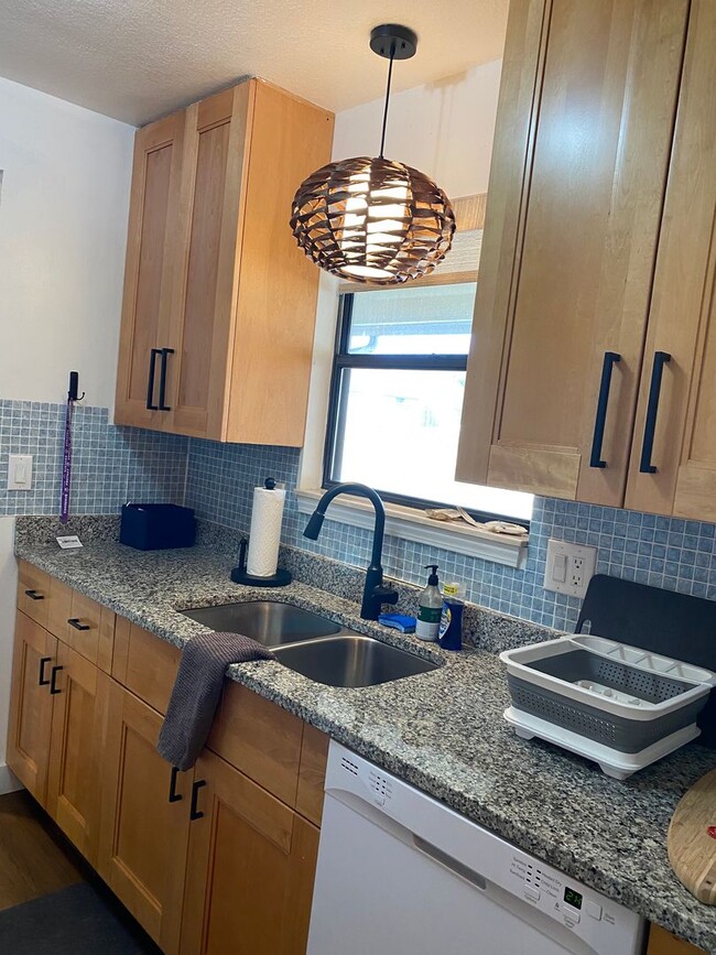 Building Photo - Coveted Kimberling Shores Condo