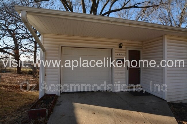 Building Photo - 4952 N Garfield Ave