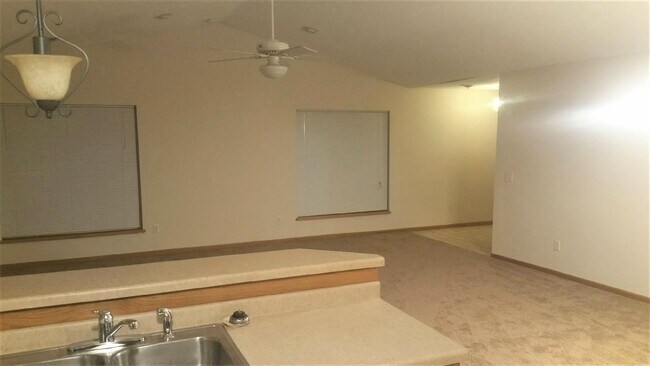 Foto del edificio - 1840 11th Ave