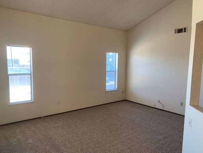 Building Photo - LABOR DAY SPECIAL - 2 WEEKS FREE RENT!!Character abound in this 3/2