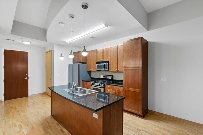 Foto del edificio - 100 3rd Ave S