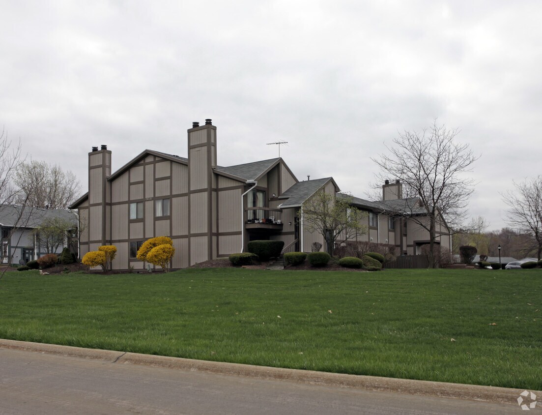 Primary Photo - Portage Pointe Condominiums