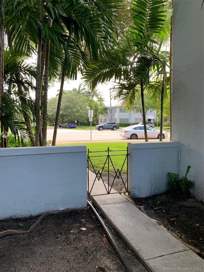 Foto del edificio - 3611 Ponce de Leon