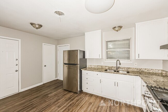 Building Photo - 3 BR/1BA | Updated Single Family Home | 1-Car Garage  | Large Backyard!