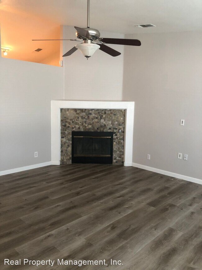 Foto del edificio - 4 br, 2 bath House - 2484 Candlewood Dr.