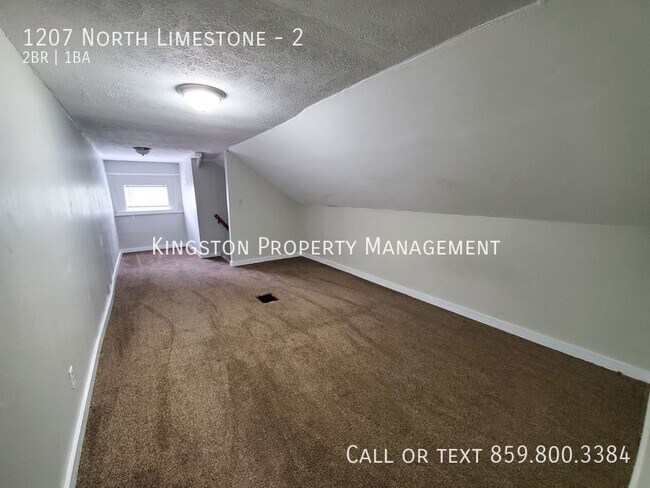 Foto del edificio - 1207 North Limestone-2
