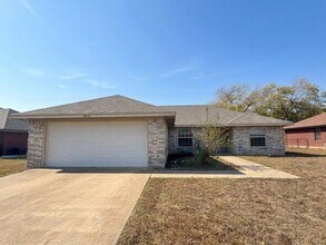 Building Photo - 3914 Carolyn Dr