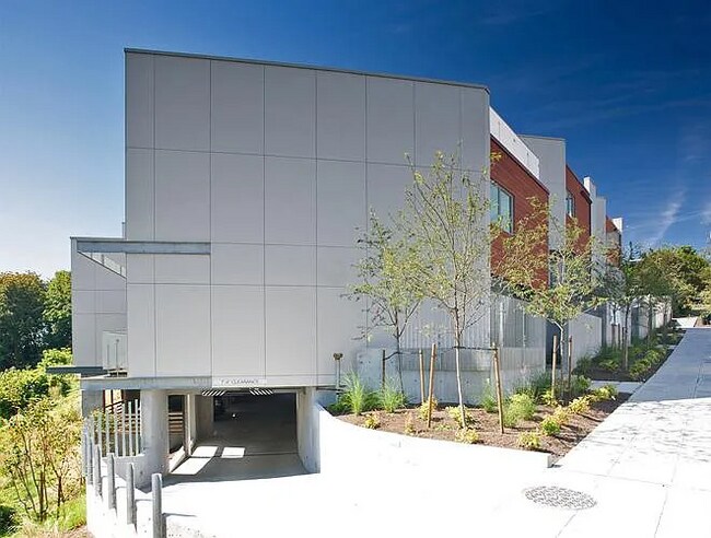 Foto del edificio - 2311 W Newton St