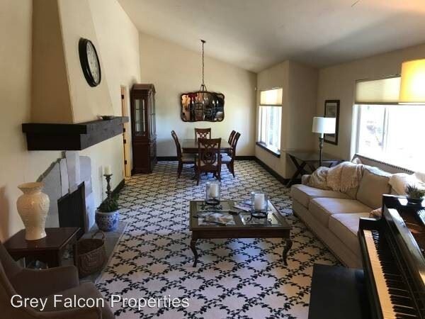 Building Photo - 3 br, 3.5 bath House - 1754 Country Club Dr.
