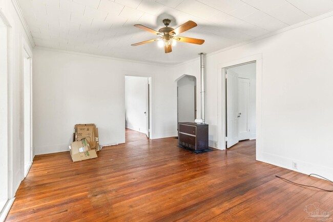 Building Photo - 209 S Navy Blvd