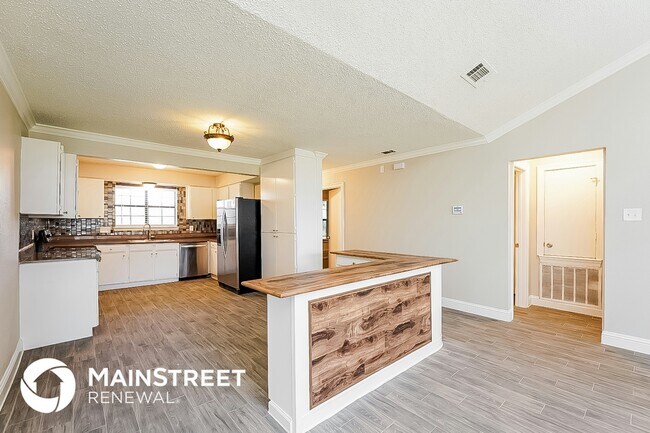 Building Photo - 2505 Trenton Dr