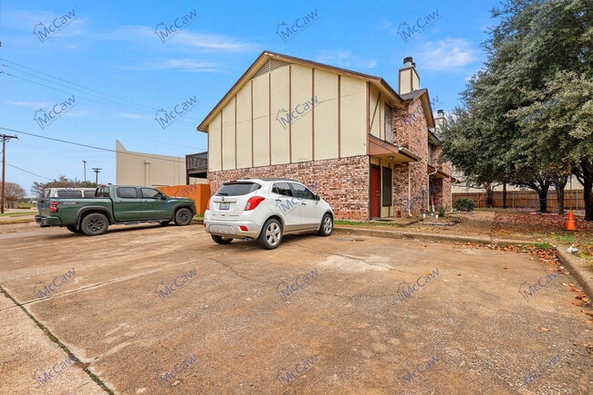 Foto del edificio - 800 Bluebonnet Dr