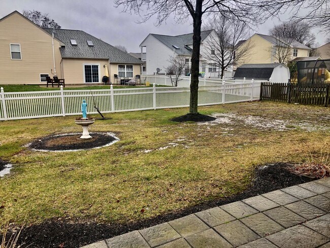 Building Photo - Beautiful 3 Bedroom, 2 Bath Ranch Home in ...