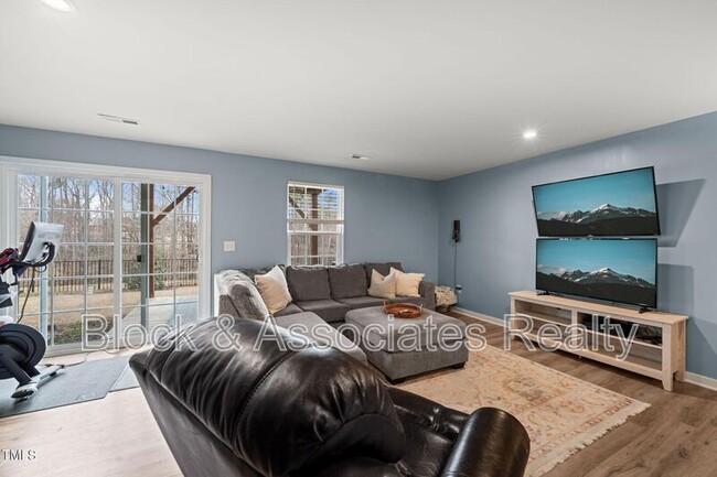 Foto del edificio - 368 Amber Acorn Ave