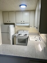 Building Photo - Governor's Square Apartments