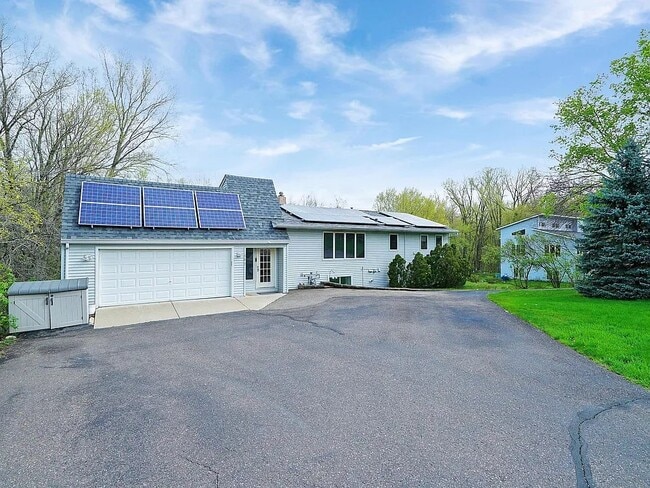 Building Photo - 987 County Road C2 W