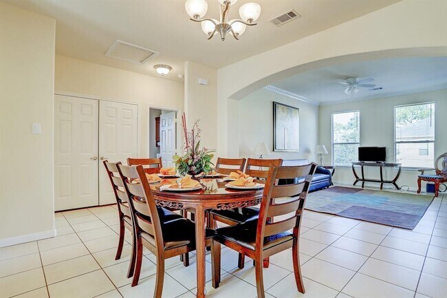 Foto del edificio - 2018 Laverne St