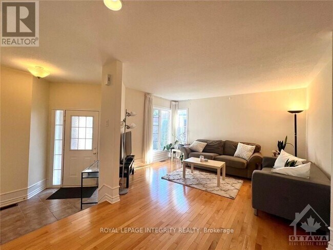 Photo du bâtiment - 106 Cedar Valley Dr