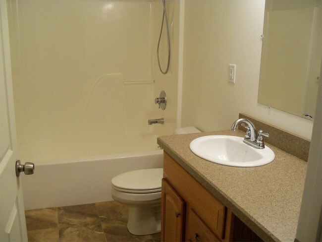 Building Photo - 6118 Ironwood Dr