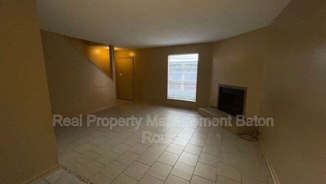 Building Photo - 10952 Cherry Hill Ave