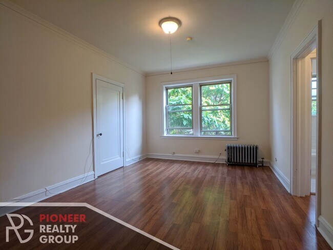 Foto del edificio - 2536 N Sawyer Ave
