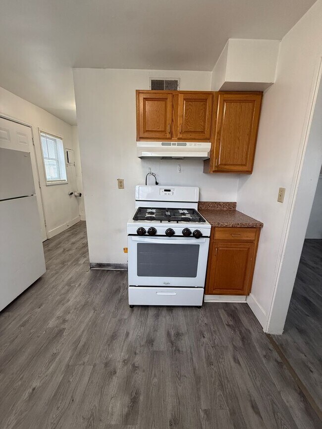 Foto del edificio - 9523-9525 Charlotte St