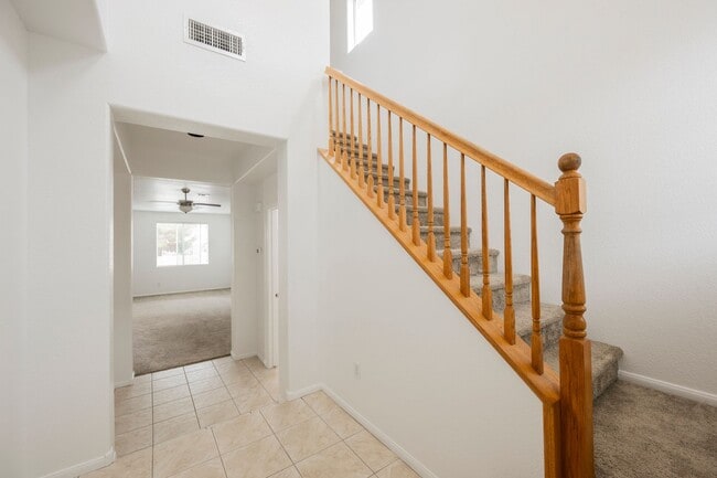 Foto del edificio - 3 bedroom - 2 story home located in 89141