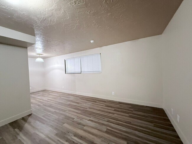 Building Photo - 236 Quail Ridge Dr
