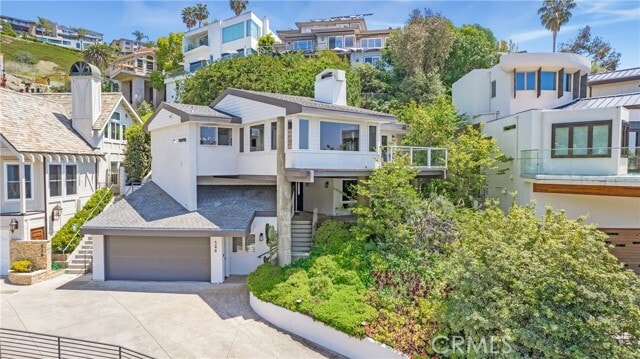 Building Photo - 546 Temple Hills Dr