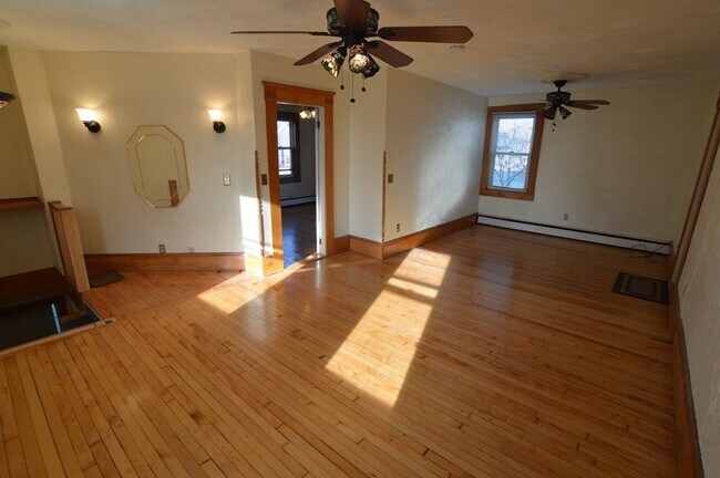 Building Photo - 23 Wellman St