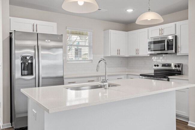 Building Photo - 1037 Peony Ln