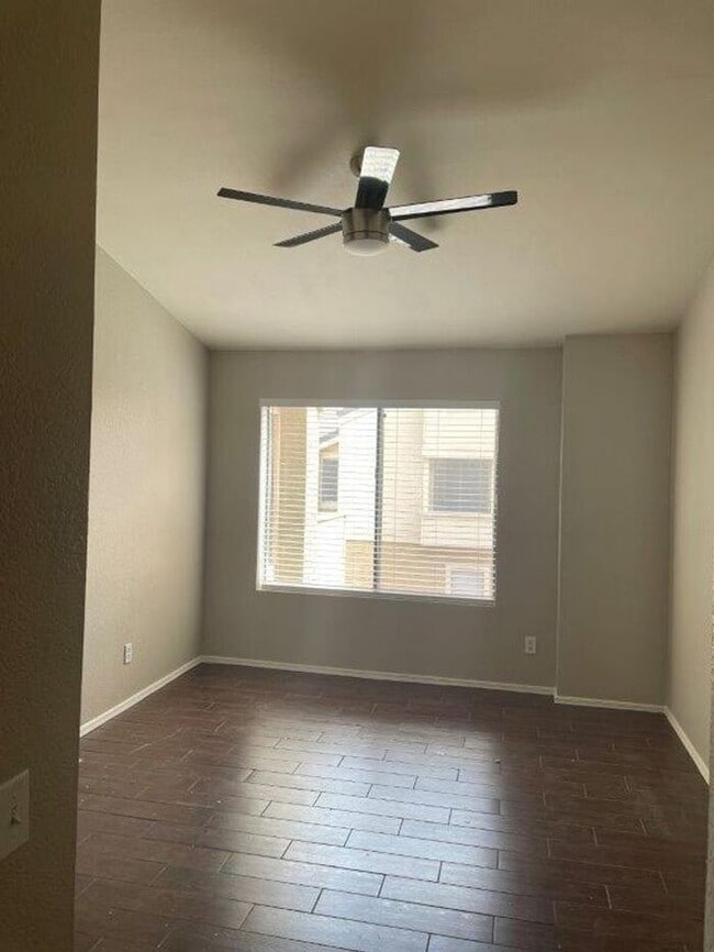 Foto del edificio - 2035 S Elm St