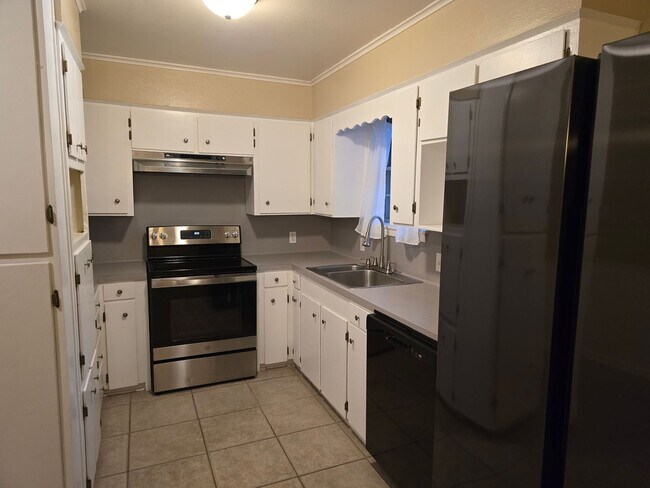 Foto del edificio - ***Broadmoor South***