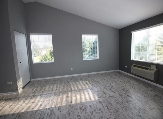 Foto del edificio - 1417 McClure Rd