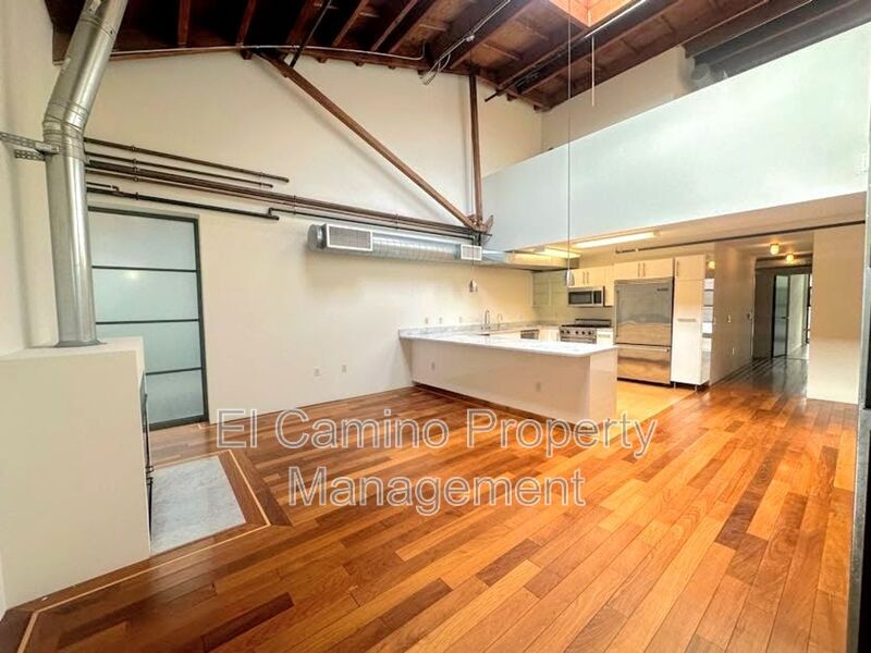 Foto principal - 1046 Princeton Dr