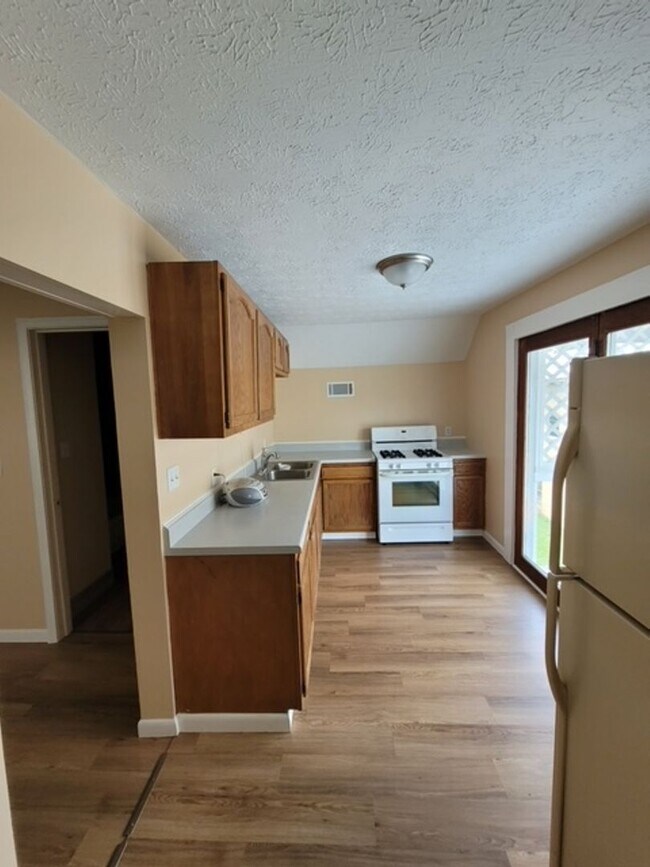 Foto del edificio - 1411 E Harper Ave