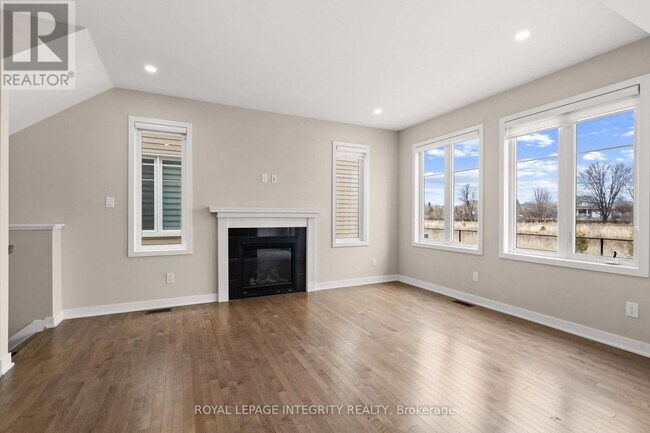 Photo du bâtiment - 2012 Postilion St