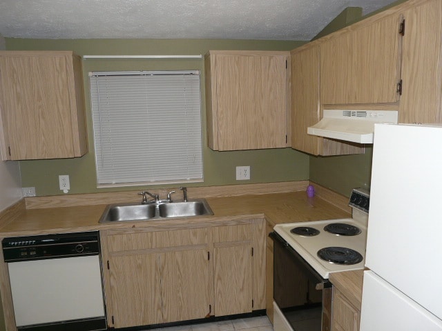 Building Photo - 3208 Russett Dr